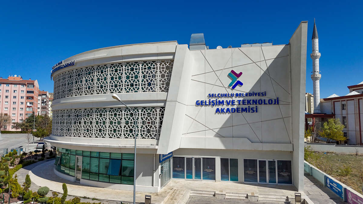 Selçuklu’da eğitim sadece okulda değil! Geleceğin kapıları açılıyor 25
